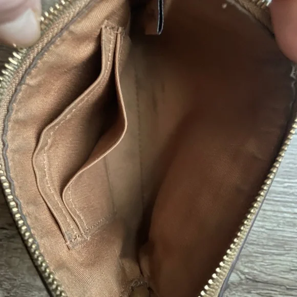 COACH Wristlet - Picture 4 of 7